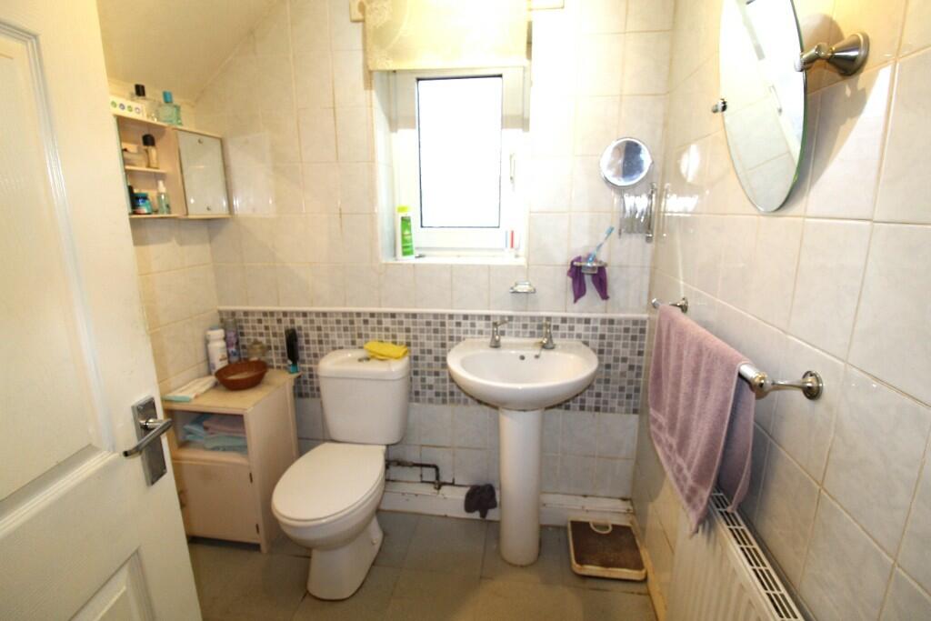 FF Shower Room