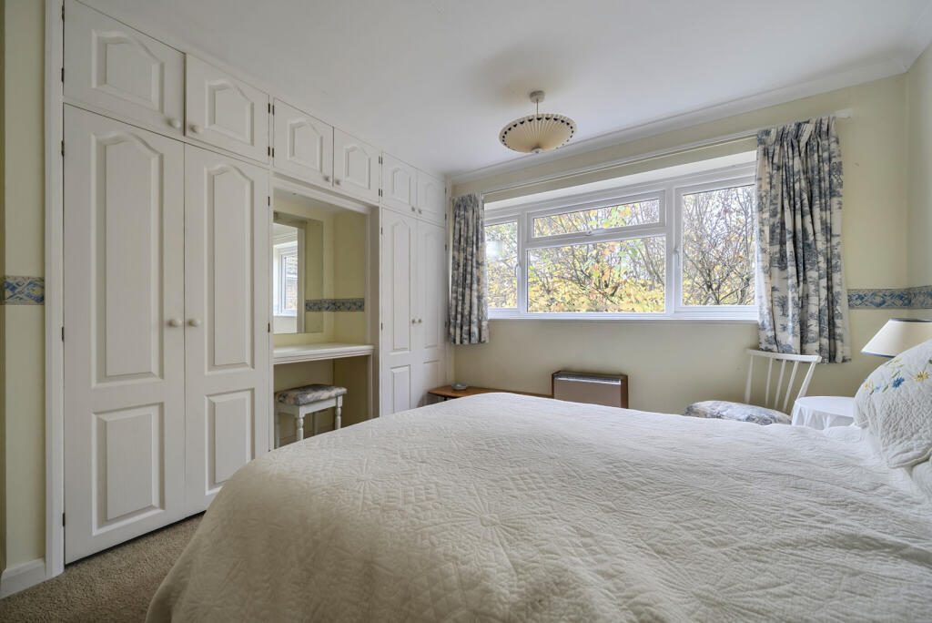 1369886-11-68f8a8...