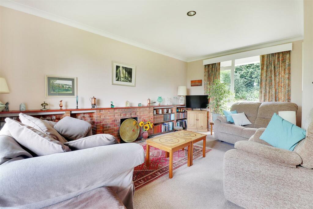 Sitting Room.jpg