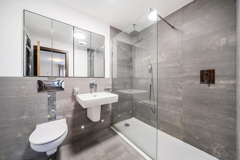 1384786-16-6925c5...