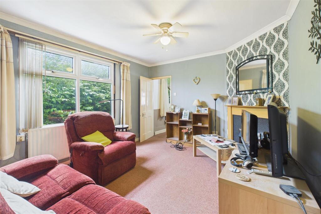 26 Beach Avenue, Severn Beach, Bristol BS35 4PB | 