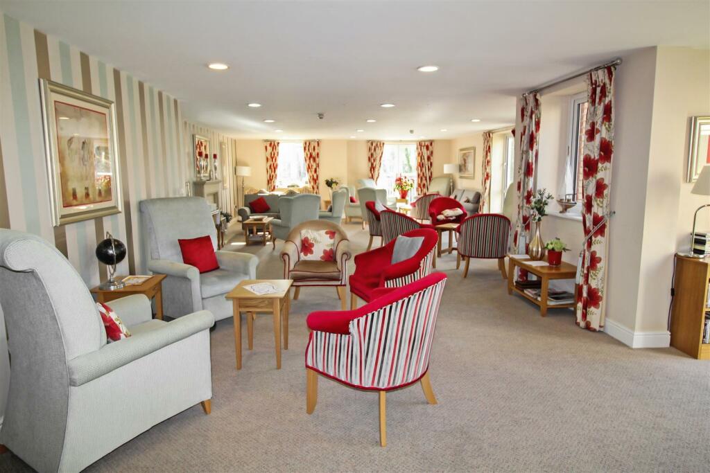 Homeowners' Lounge.jpg