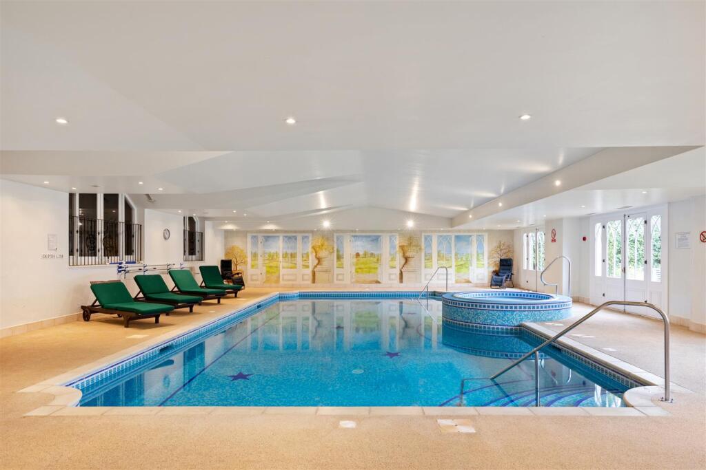 181020245_SBSM _12 Stanmore Hall Wood Lane _HA7 4J