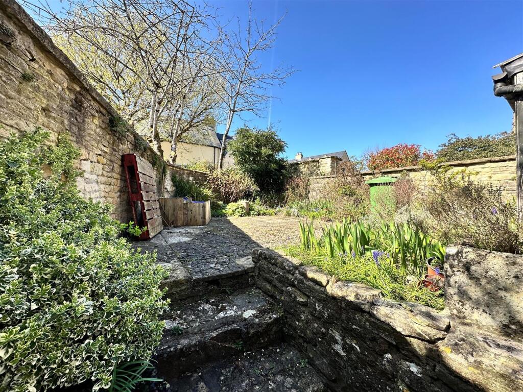 Communal Gardens.jpg