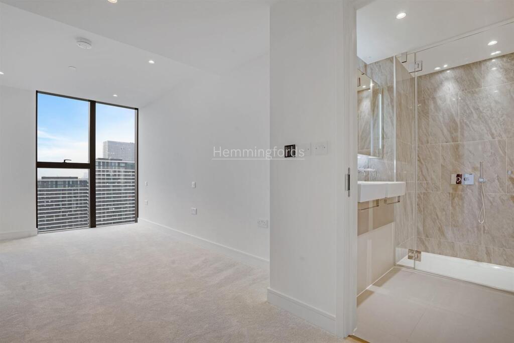 10-897cOuttakes-82522-HMF-JJ-4906 Harcourt Tower-4
