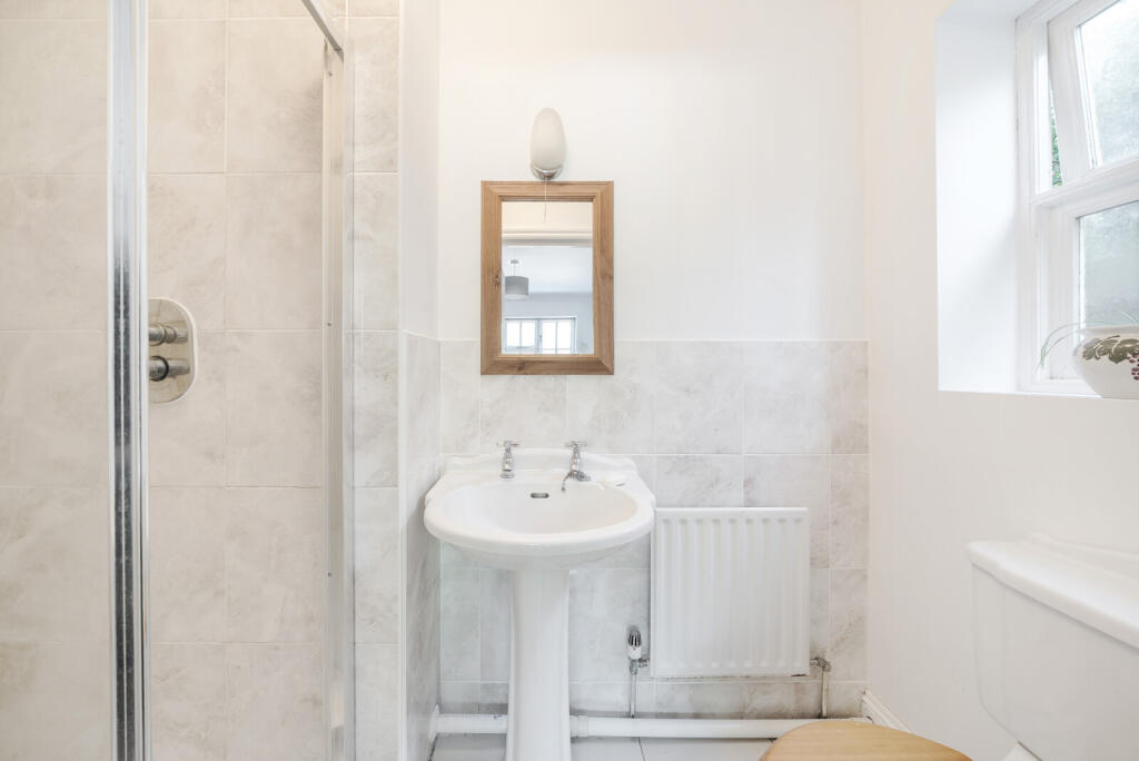 24-681a38cf6a3ef-...