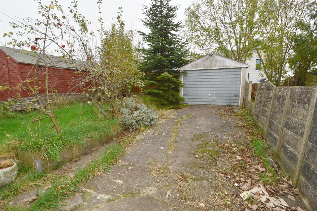 Rear garden and garage (1).jpg