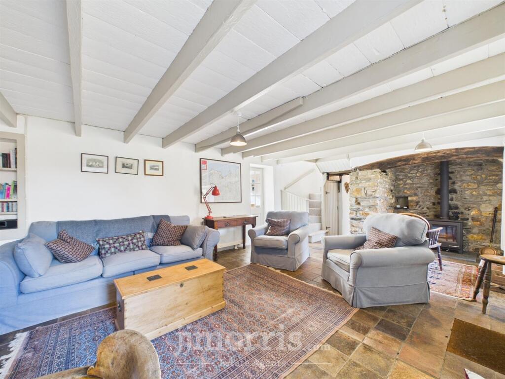 Sitting/Dining Room