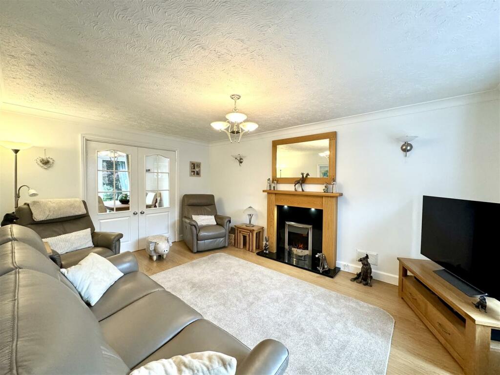 SITTING ROOM