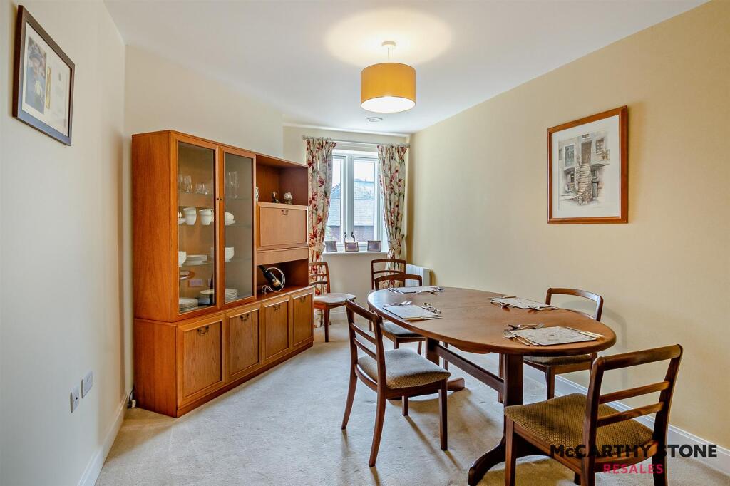 8618101-interior07-800.JPG