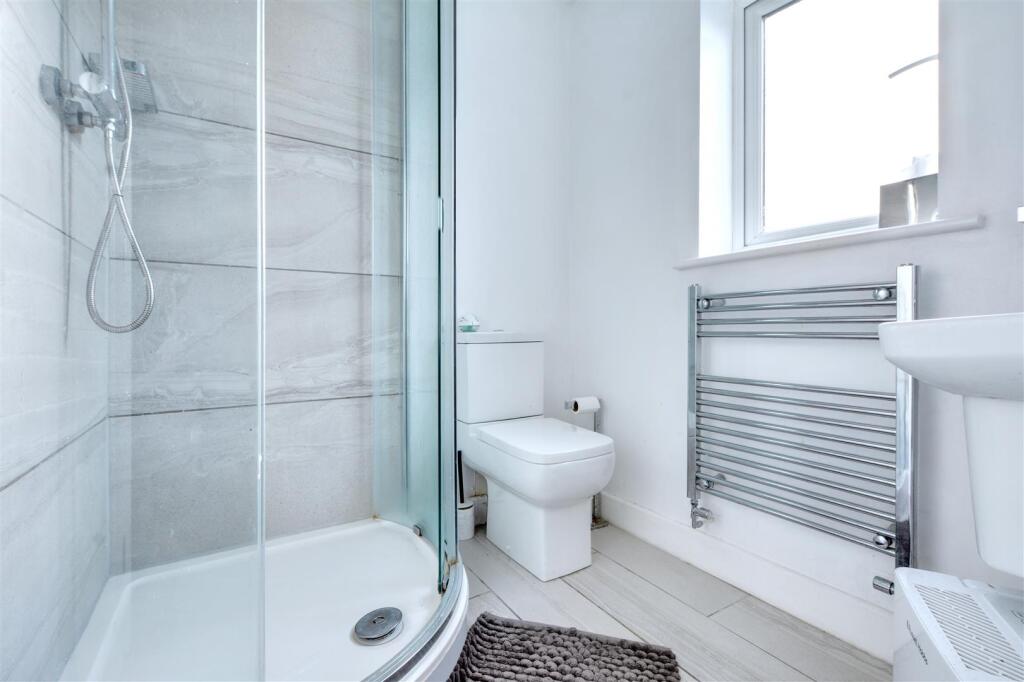 Ensuite.jpeg
