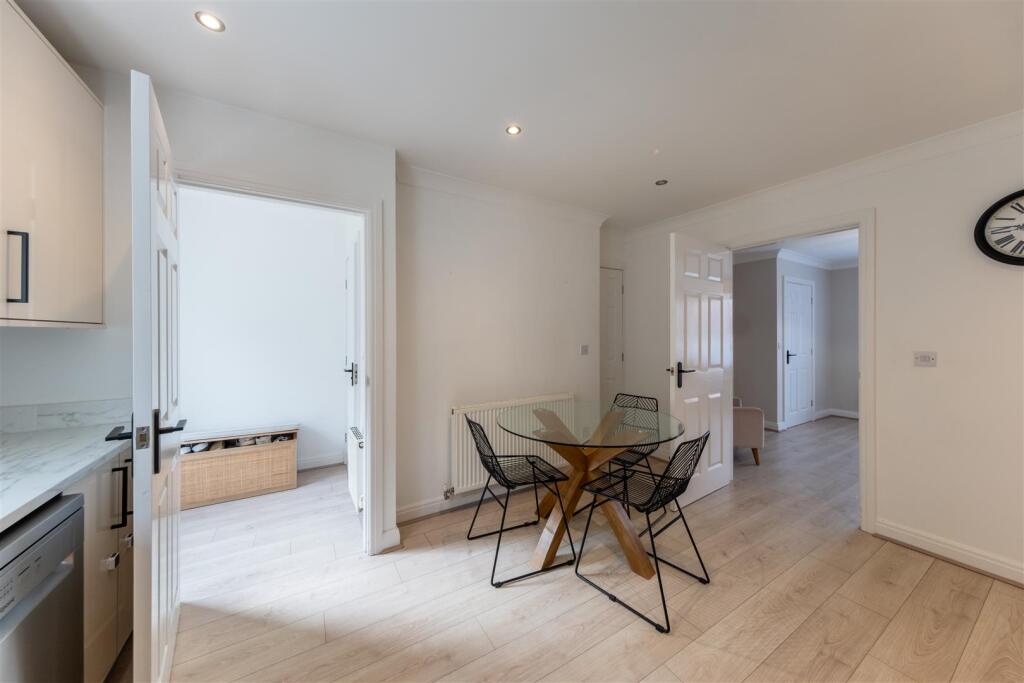 20 Shakerley Close-005.jpg