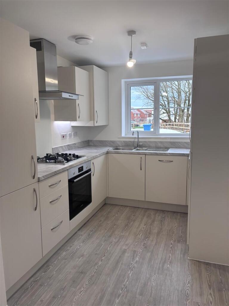 Girton Close - PIC 01.jpg