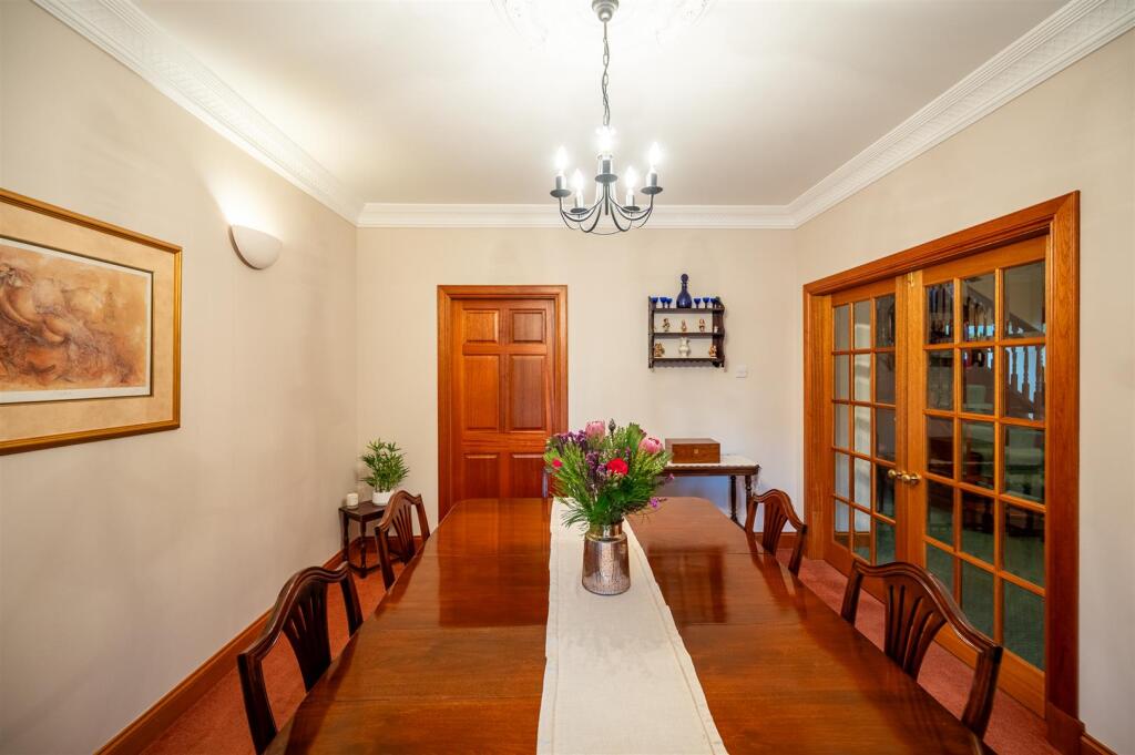 Dining Room (1).jpg