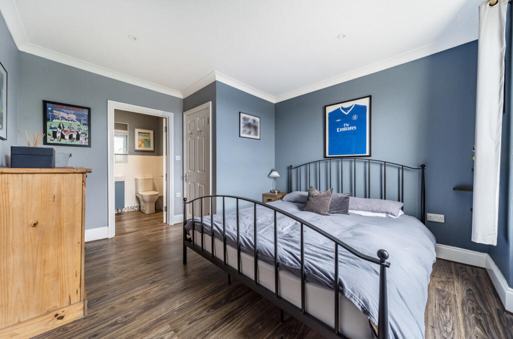 1314987-5-685c375...