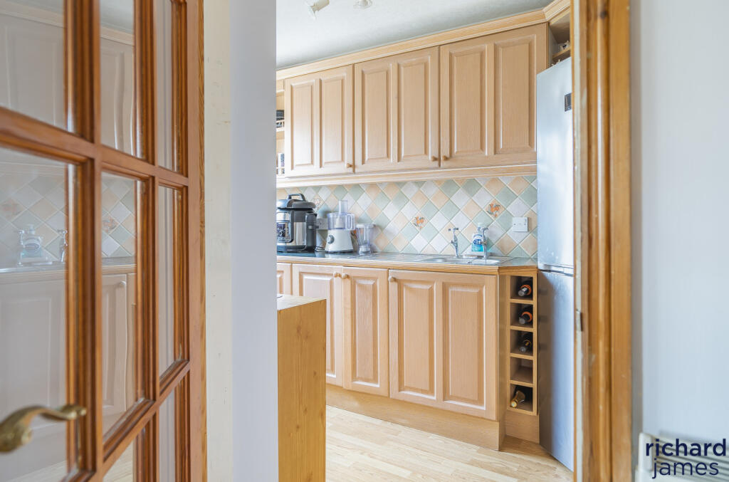 86d6bb3f-3b84-460...