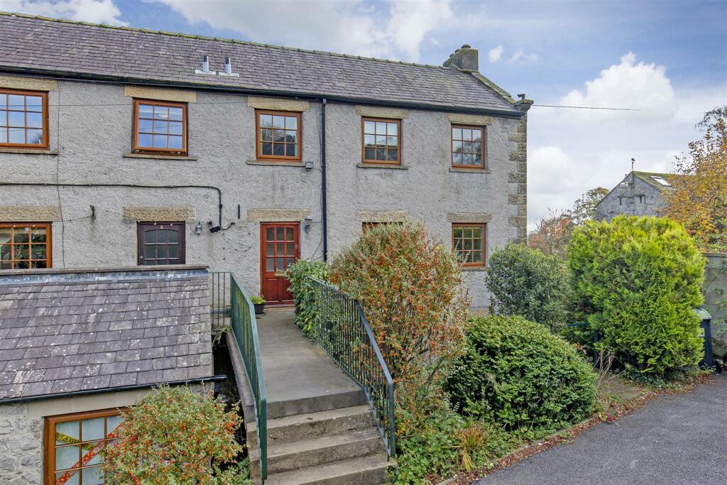 Front External-2.jpg