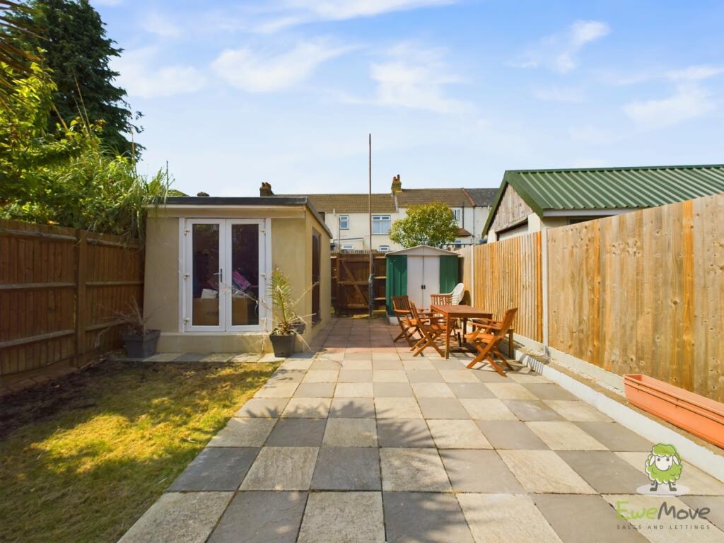 CAM01543G0-PR0090-STILL027