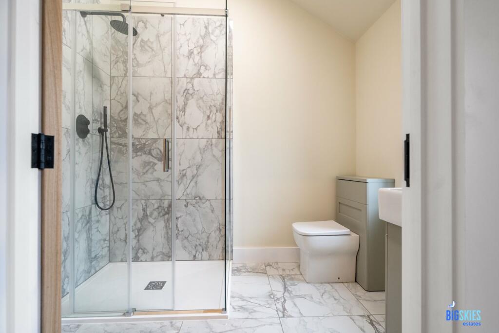 Bedroom Two En Suite