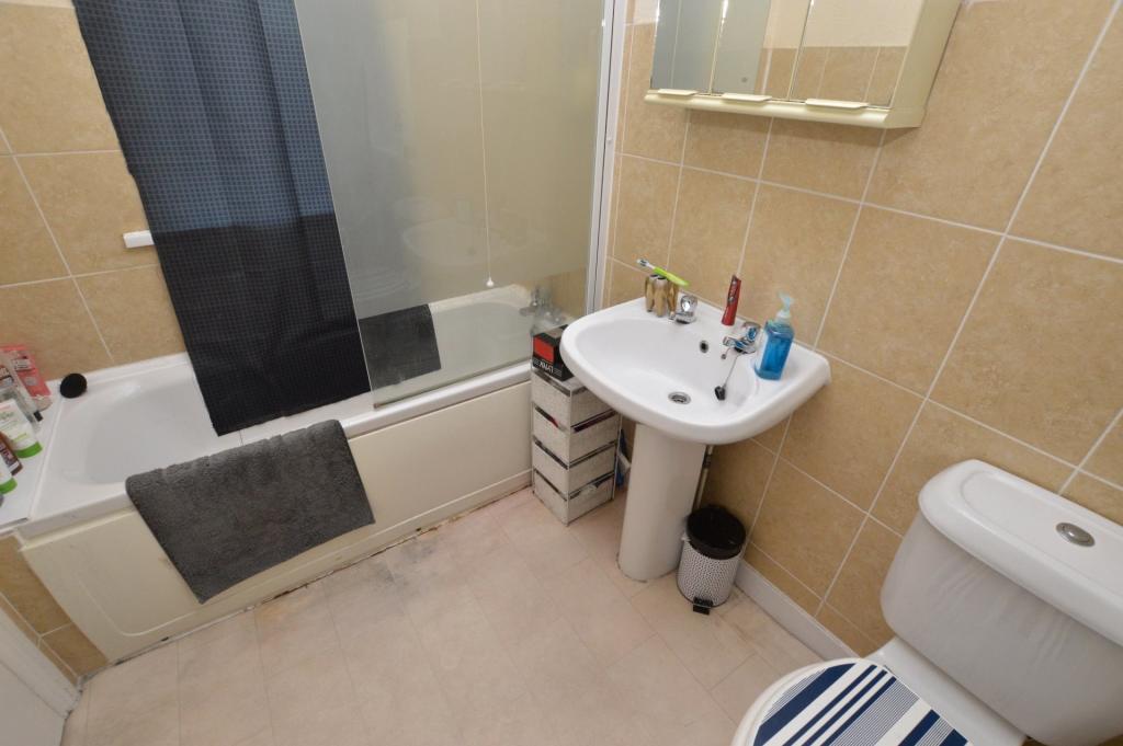 Bathroom (62a)