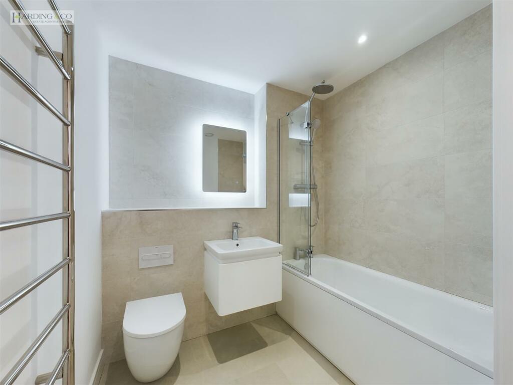 Harbour family bathroom.jpg