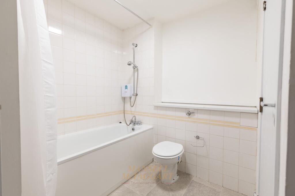 Oakside Court, Horley, RH6