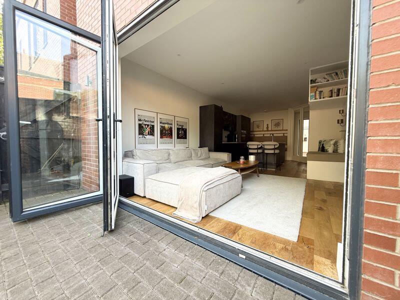 Bi-folds garden aspect