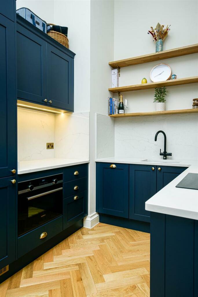 Kitchen_2.jpg