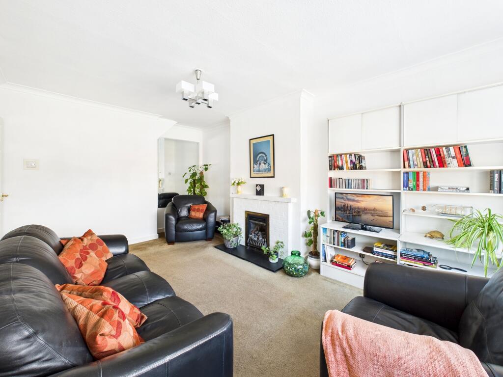 CAM05192G0-PR0169-STILL018