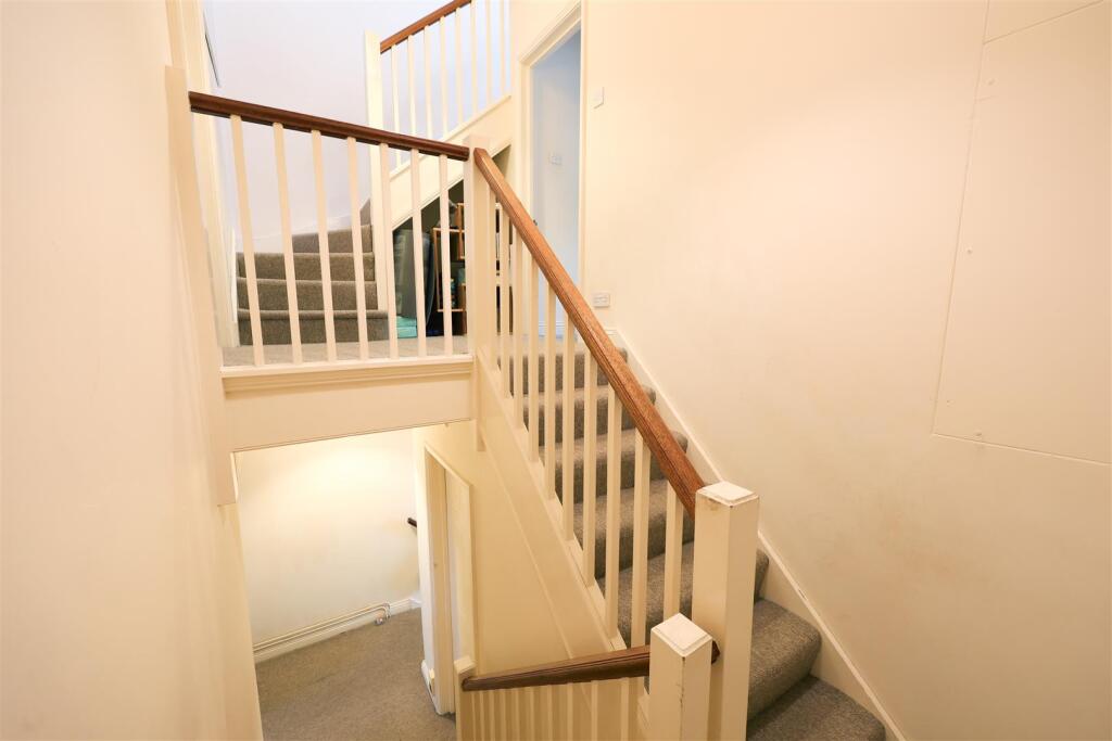 2 Worrall Place 12.JPG