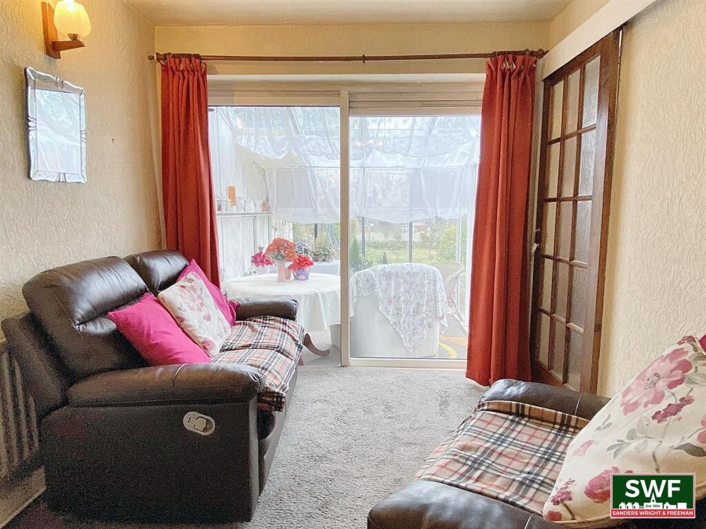 Living room4.jpg