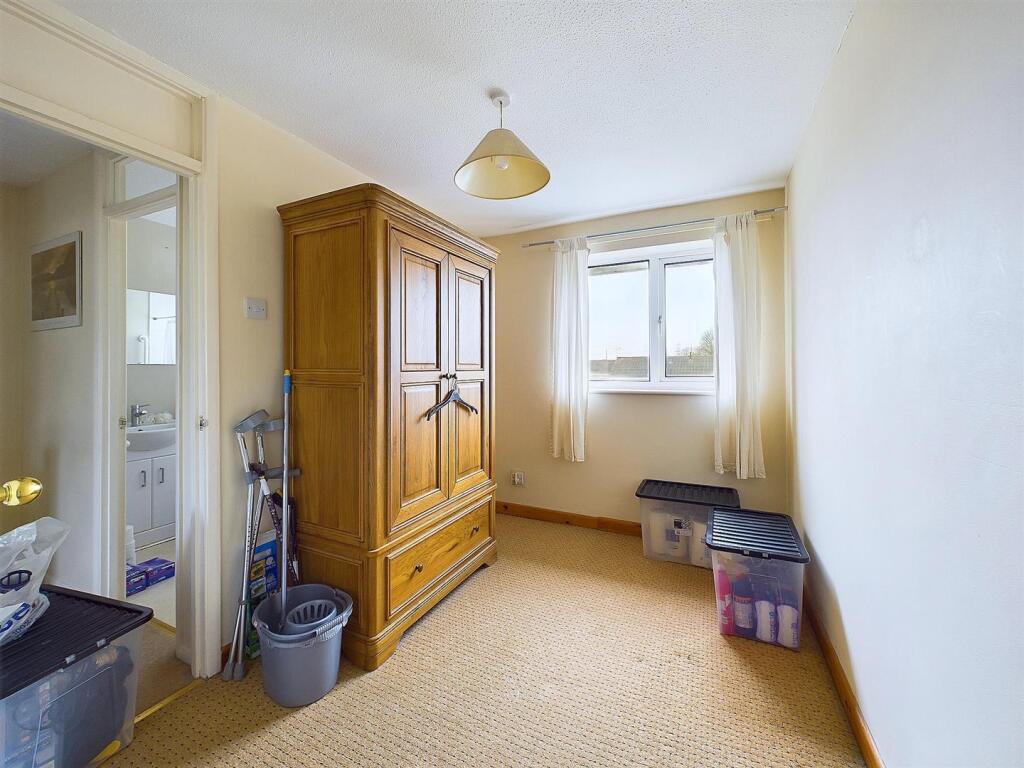 8 - Two-Bed Terraced House In Yate Form Modernisat