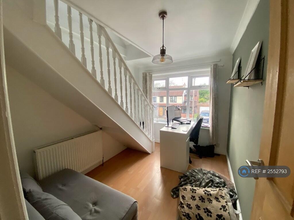 Bedroom 5 Entrance