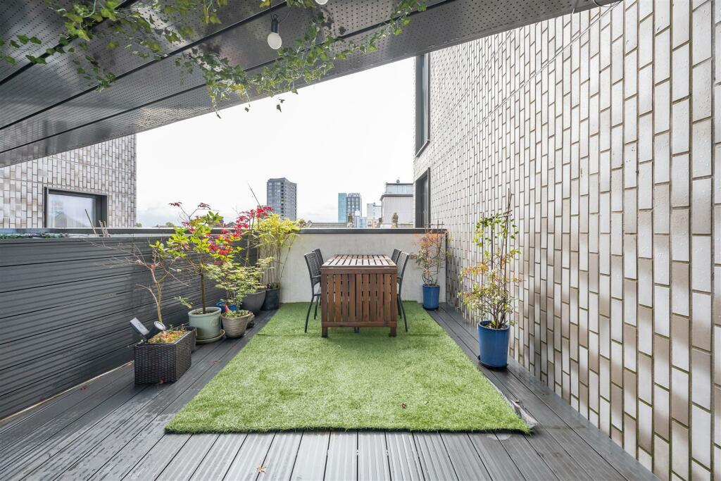 Craig House E17