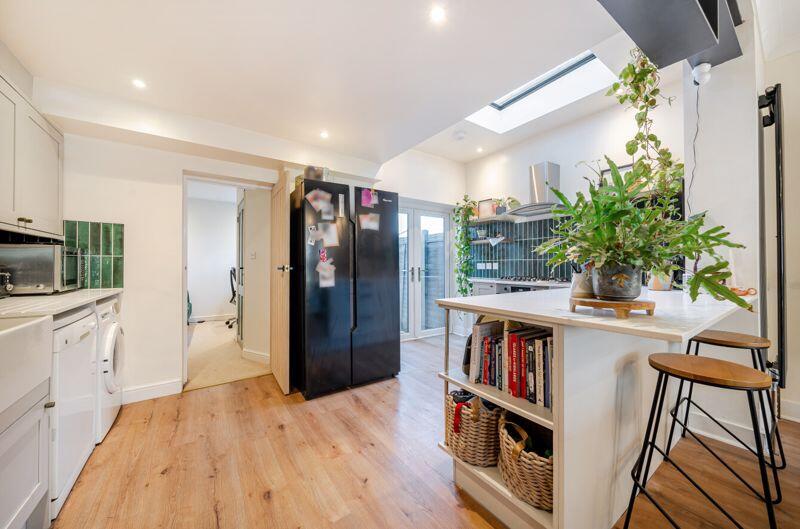 Kitchen angle 2