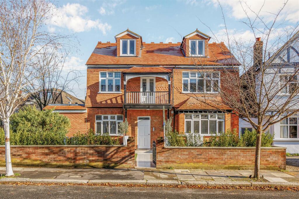 Flat 1, 49 Cumberland Park-1.jpg