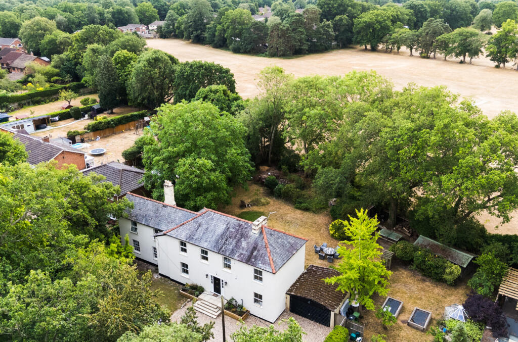 1324131-1-68753de...