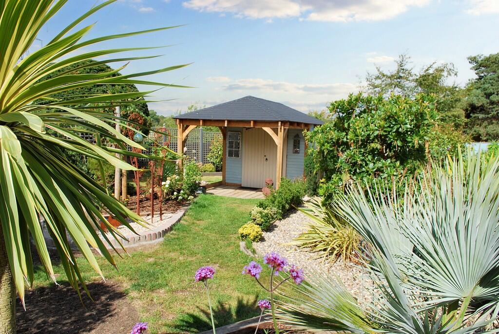 Aldringham garden...