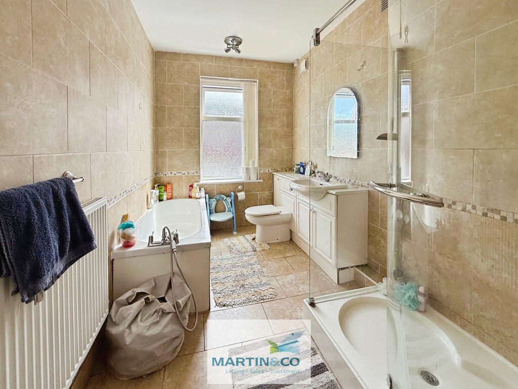 ec2e7f5f-2-4BCC-8...