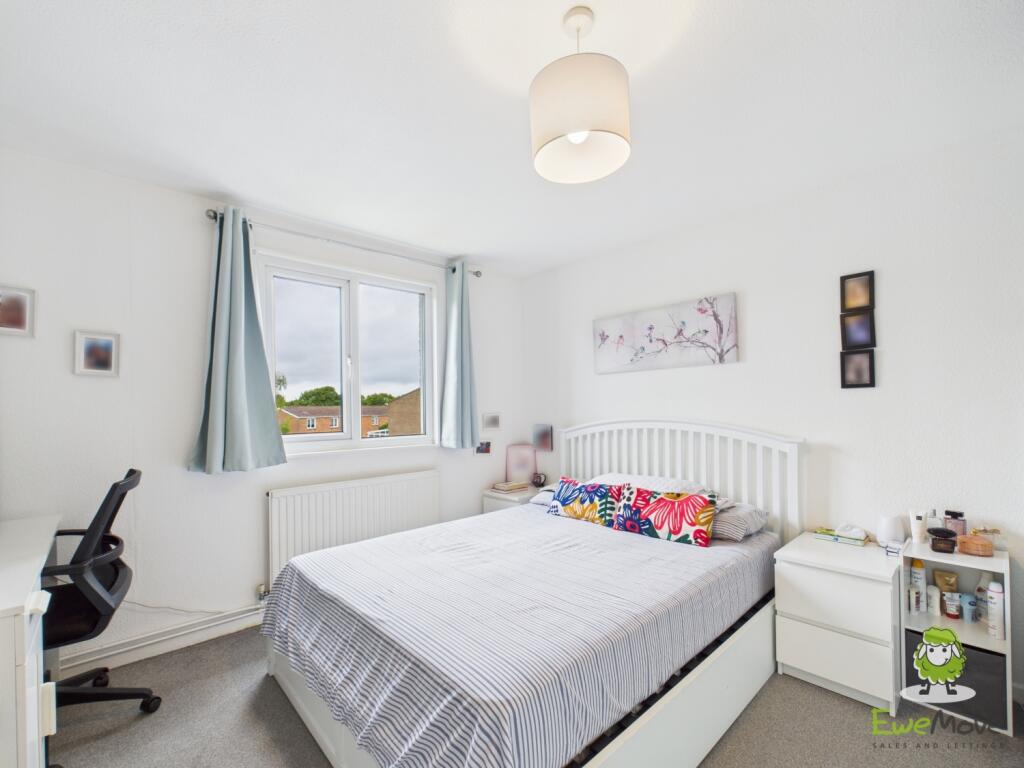 Ewemove Basingstoke Gainsborough Road Bedroom One