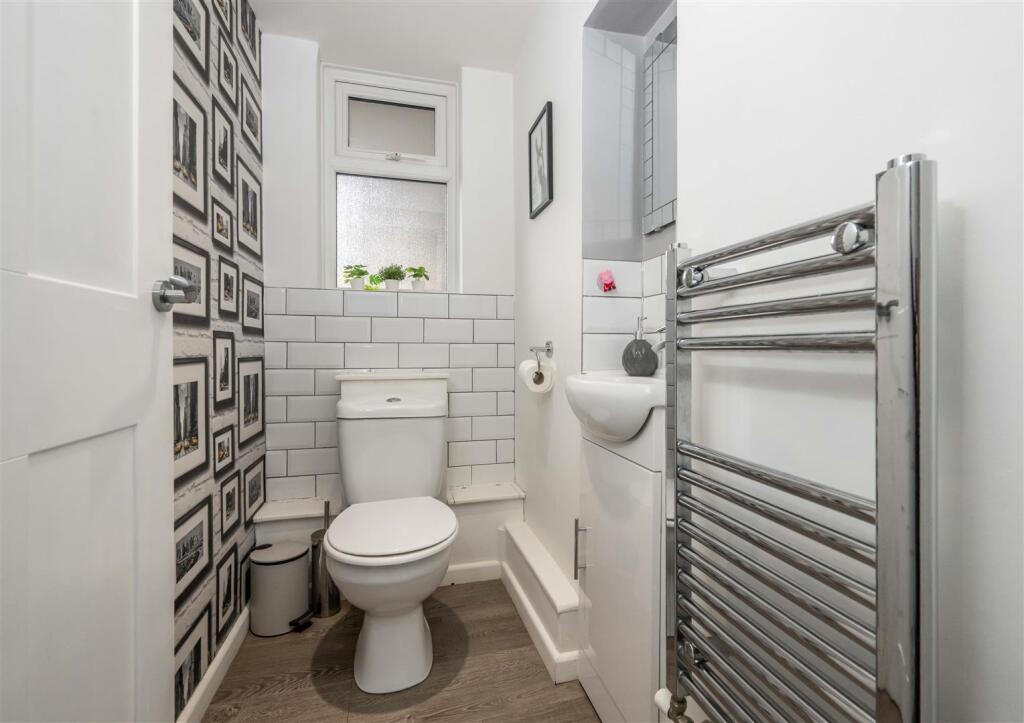 Downstairs Toilet.JPG