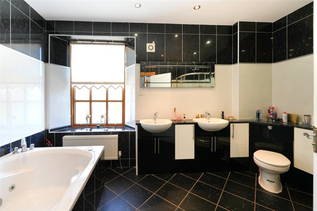 House 2 Bathroom