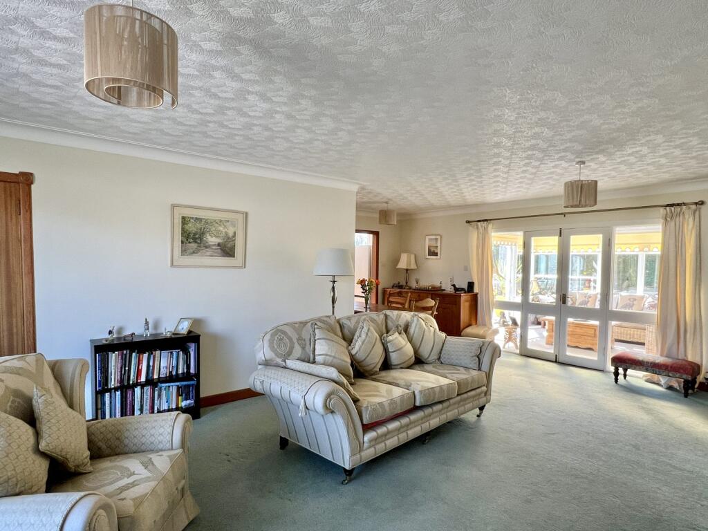22 St Andrew Drive, Castle Douglas - Williamson an