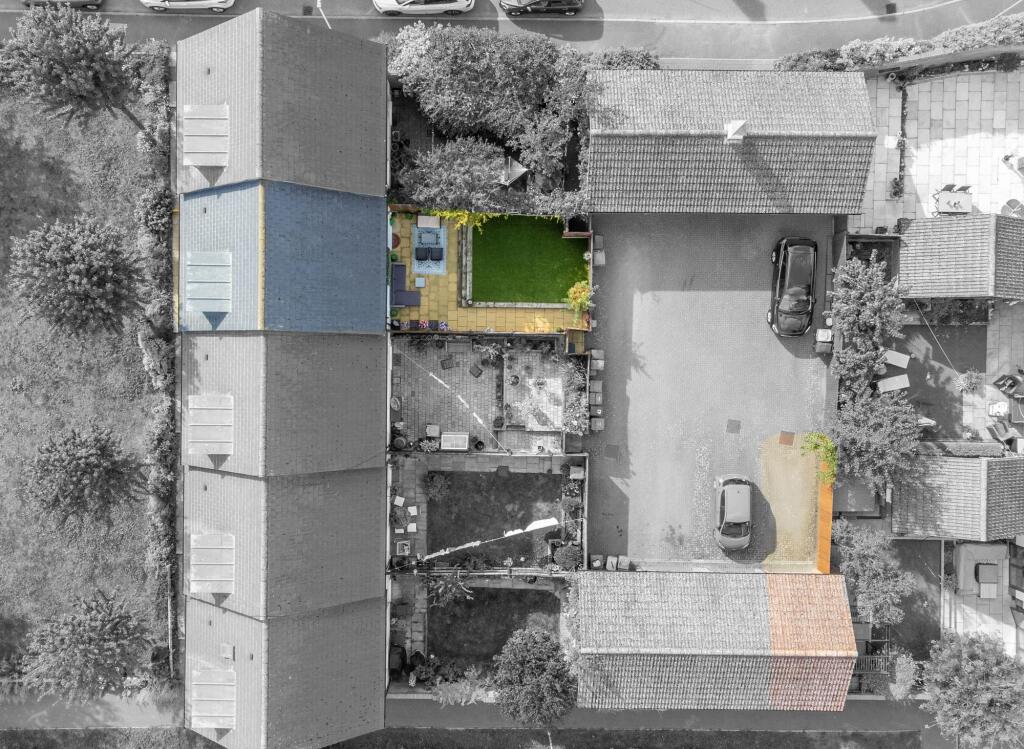 Bird's Eye inc. Garage