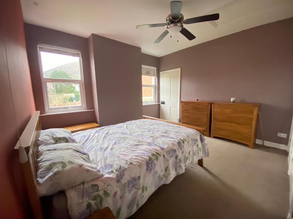 Double Bedroom.jpg