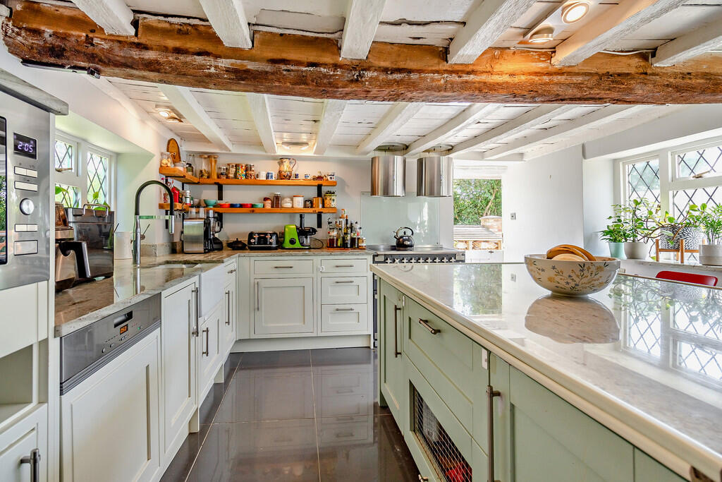 8648450-interior0...