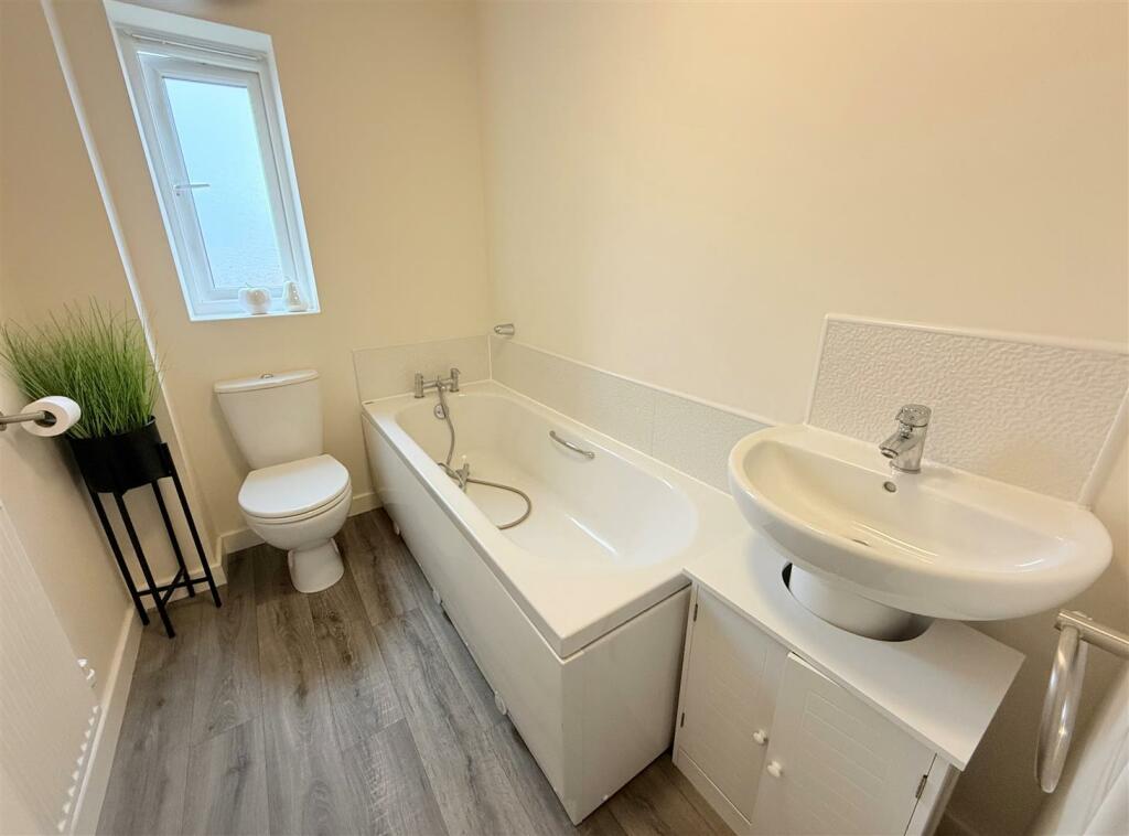 HOUSE BATHROOM