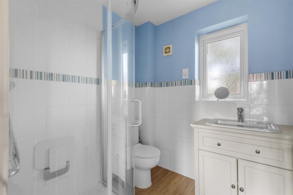 8 Lyndon Gardens, HP13 7QJ-6.jpg