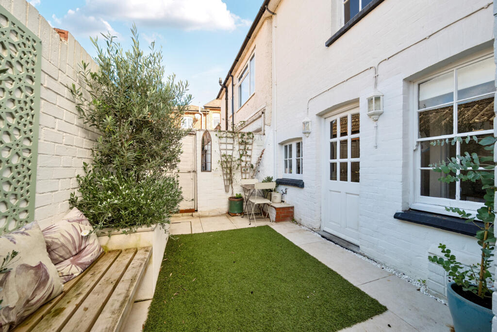 1354597-10-68c7d7...