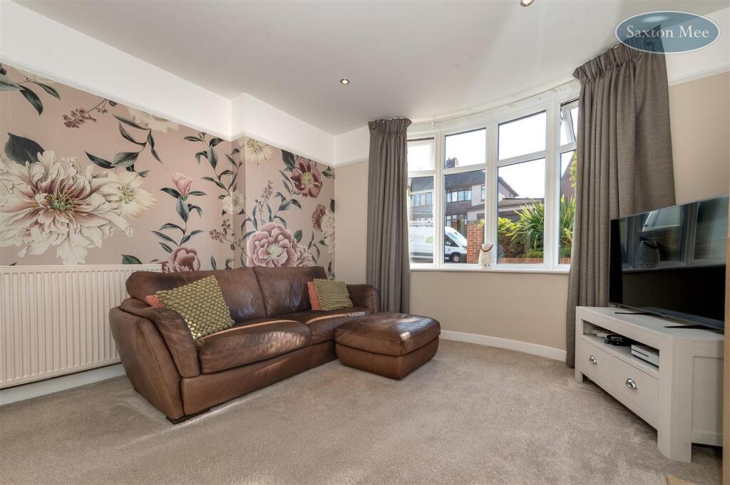 54 Stanwood Crescent - lounge 3741.jpg